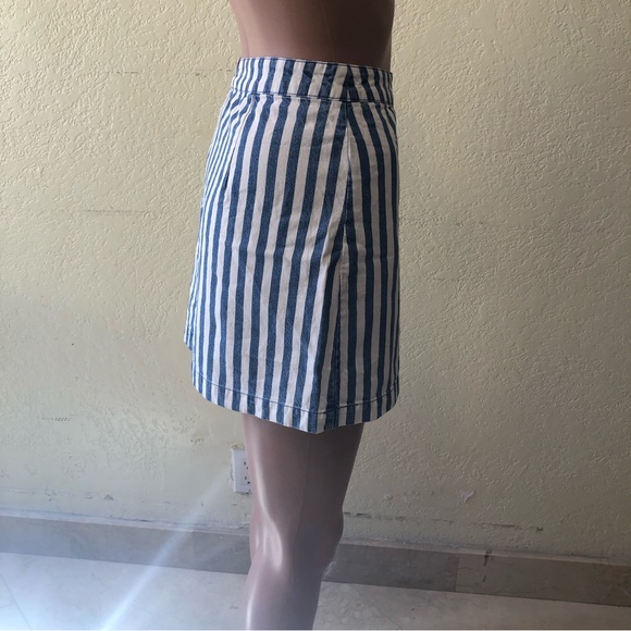 Forever 21 Women’s Size M Blue/White Stripes Mini Short Skirt Side Zip Casual - Picture 3 of 16